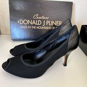 Donald J Pliner Peep Toe Leather Croc Heels Women Size 9